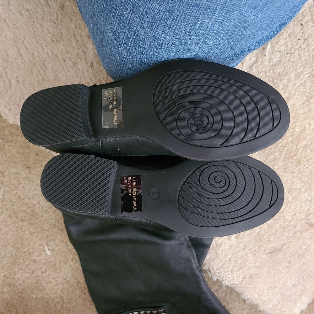 Boots - Picture 2 of 3